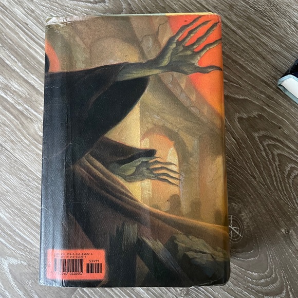 HARD COVER of Happy Potter and The Deathly Hollows by J.K Rowling - Picture 3 of 4